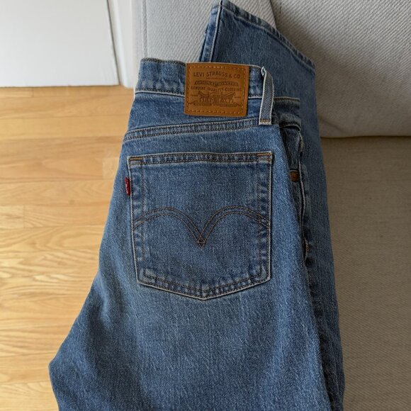 Wedgie Fit Straight Women's Jeans Medium Wash 25W x 26L - Picture 3 of 6